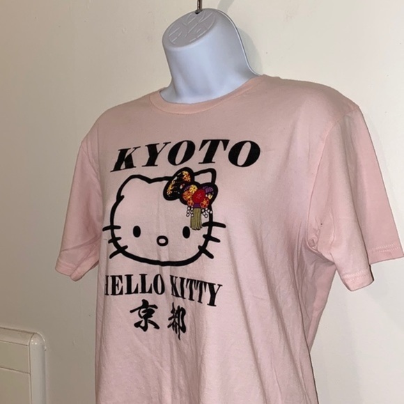 Rare Women’s Hello Kitty Kyoto,Japan Graphic Tee - Picture 4 of 10